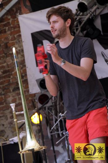 Ken Guru - The Highjumpers (D) 17. This Is Ska Festival - Wasserburg, Rosslau 22. Juni 2013 (11).JPG